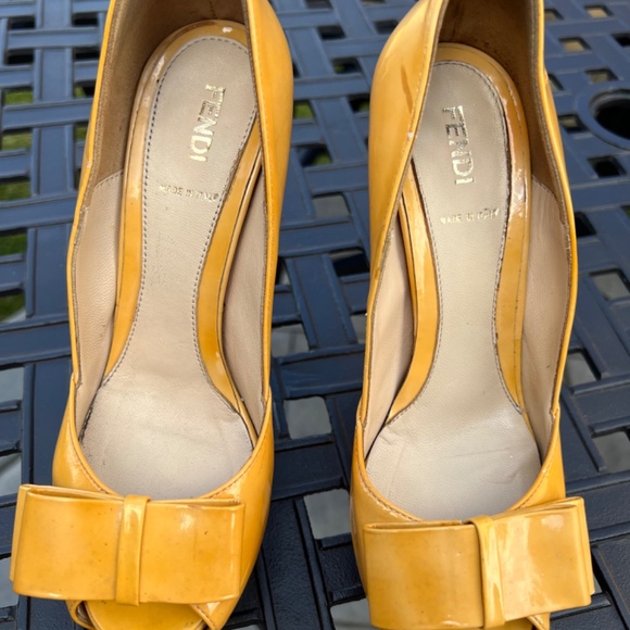 Fendi Open Toe, Bow Platform Pump; Size 36.5 (6.5) - Picture 6 of 12